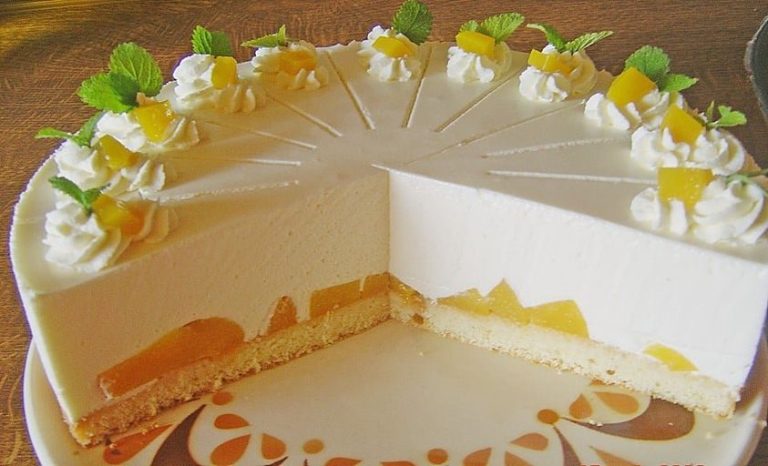 PFIRSICH QUARK SAHNE TORTE