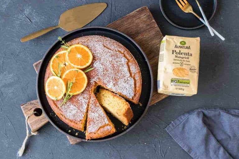 Glutenfreier und veganer Orangen-Polenta Kuchen
