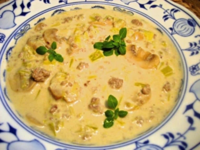 Käsesuppe in 5 Minuten zubereitet, sehr sämig und sättigend!