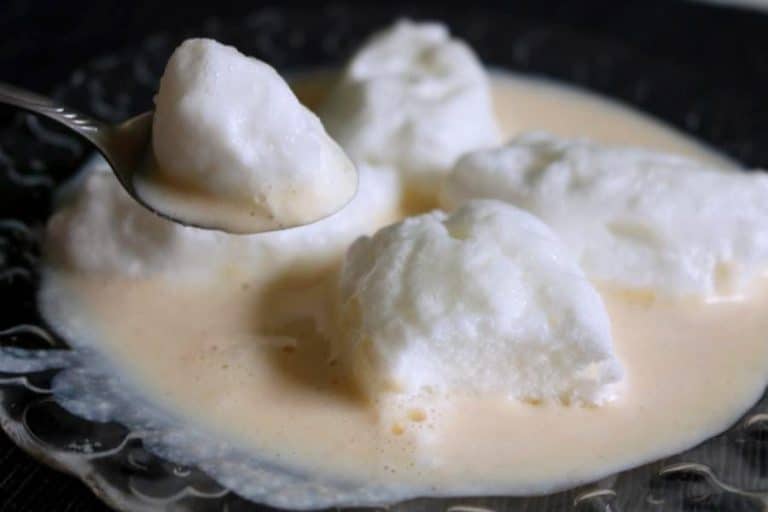 Schneenockerl in Vanillesauce
