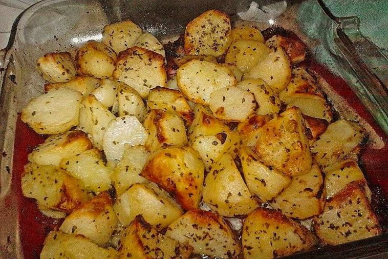 Griechische Knoblauchkartoffeln aus dem Backofen