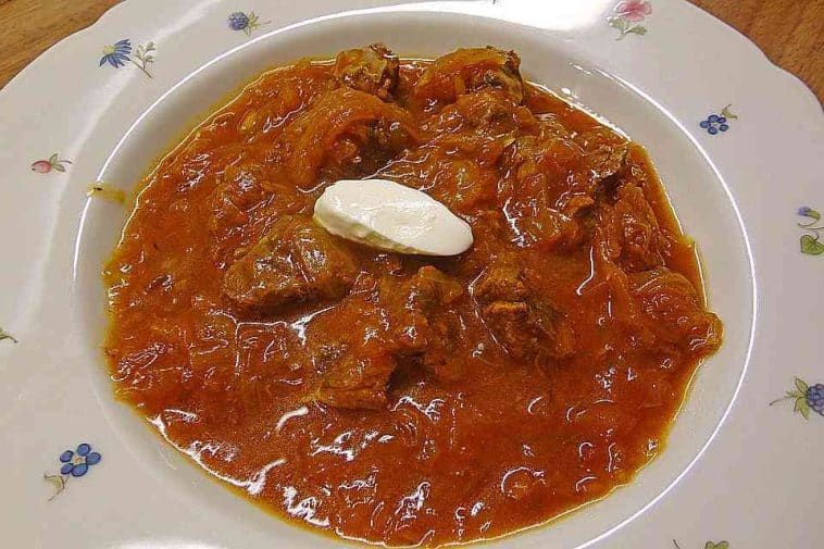 SZEGEDINER GULASCH