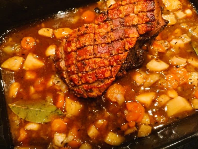 Schweinebraten, resche Kruste, leckere Soße