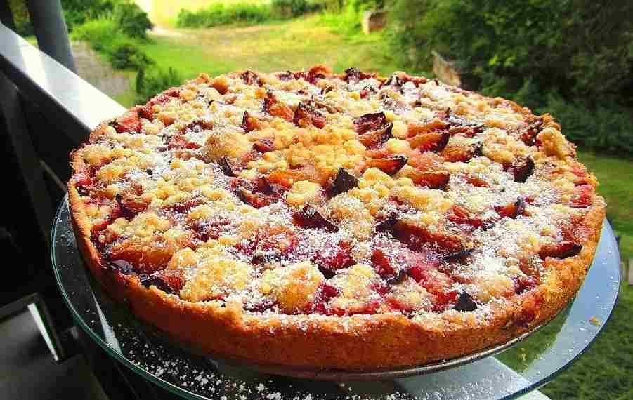 Zwetschgenkuchen mit Zimtstreuseln in 5 Minuten zubereitet!