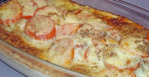 Hähnchenbrustfilet mit Tomate und Mozzarella in Kräuter Sahne Sauce