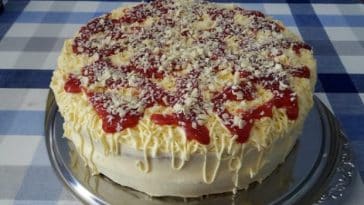 Erdbeer Spaghettieis Torte