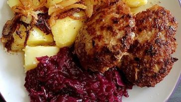 Rotkohl mit Frikadellen