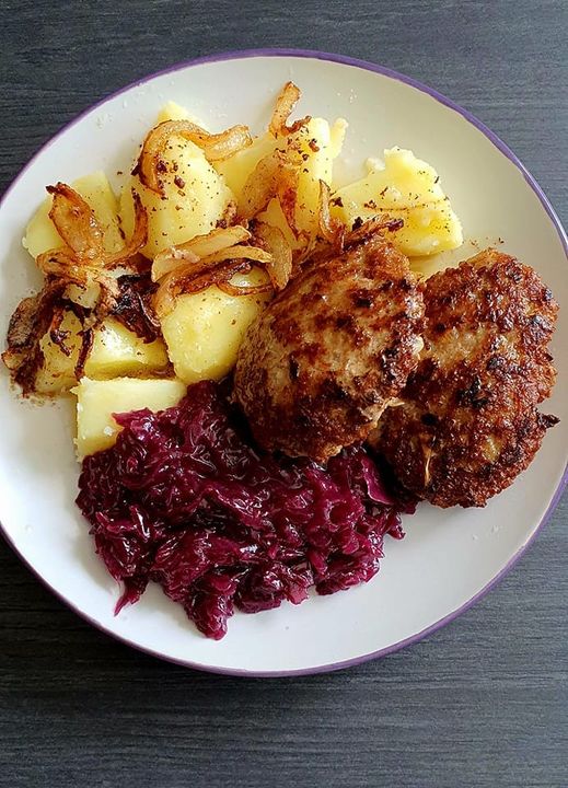 Rotkohl mit Frikadellen