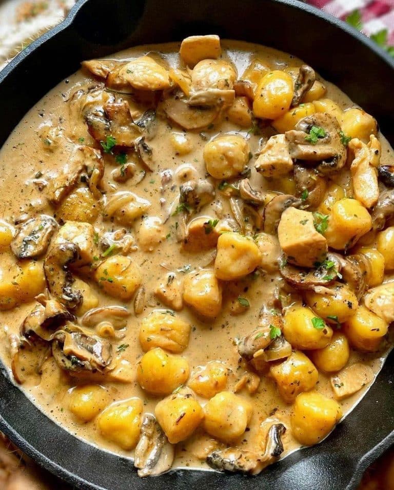 Pilz-Rahm-Gnocchi mit HühnchenGnocchi Rahmpfanne