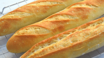 KNUSPRIGE FRANZÖSISCHE BAGUETTES, SEHR EINFACH ZU MACHEN!