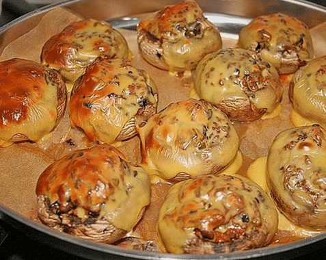 CHAMPIGNONS GEFÜLLT MIT GOUDA UND HACKFLEISCH, SEHR LECKER !