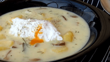 Böhmische Pilzsuppe mit pochiertem Ei (Tassenrezept)