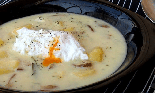 Böhmische Pilzsuppe mit pochiertem Ei (Tassenrezept)