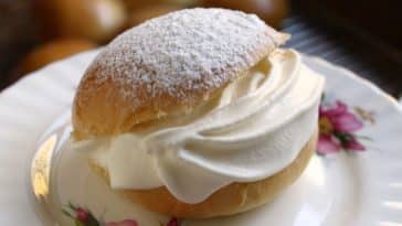 Unvergessliche Hefebrötchen mit Vanillecreme