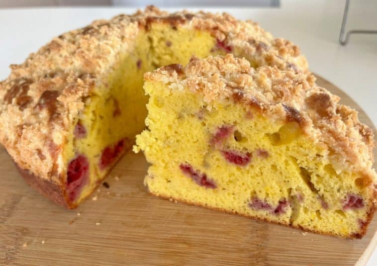 Ein fruchtiger Kuchen, ohne Waage oder Messerbecher. Ihr braucht nur einen Esslöffel - deshalb nenne ich ihn gerne den 8-Löffel-Kuchen. Besser als jeder andere Obstkuchen.