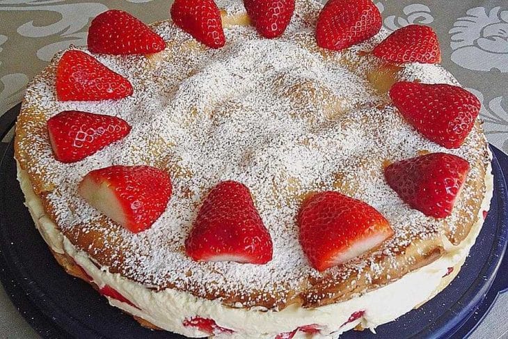 ERDBEER – FLOCKEN – TORTE - Beste Kuche