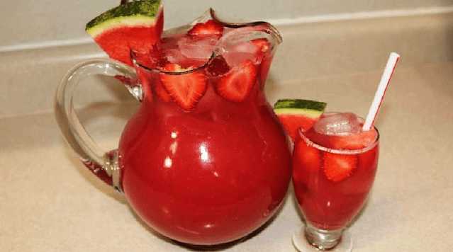 Erdbeer Bowle mit Melone, ohne Alkohol !
