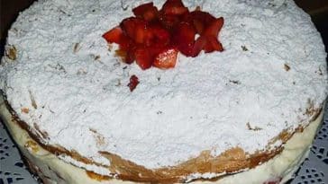 SCHNEEMOUSE ERDBEER TORTE