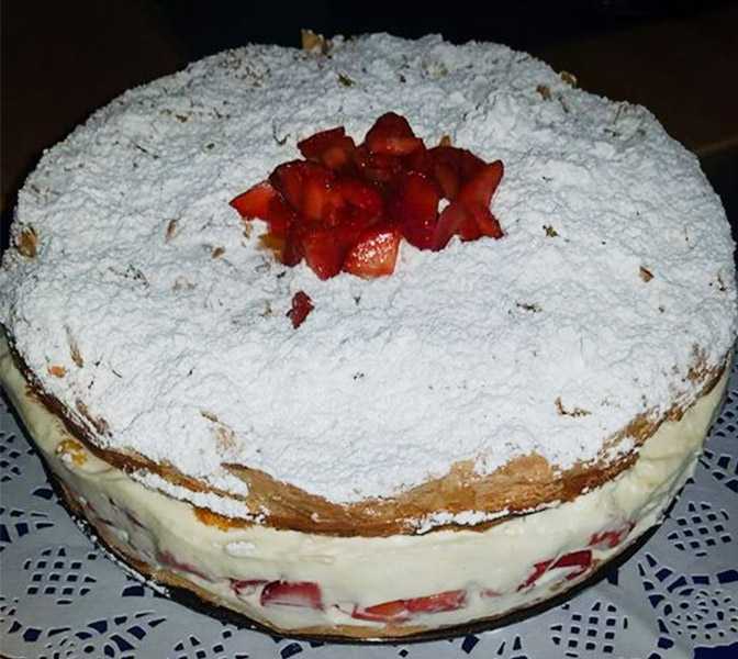 SCHNEEMOUSE ERDBEER TORTE