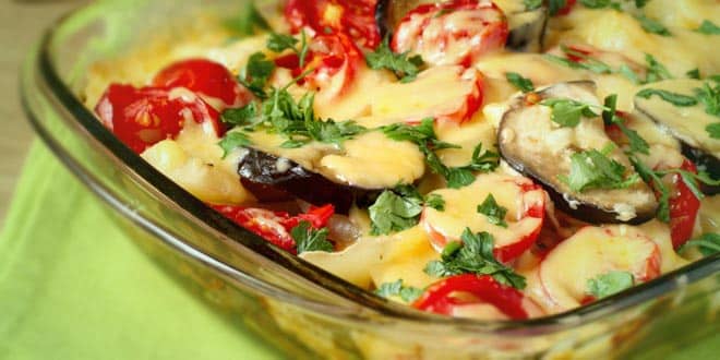 Auflauf mit Tomate und Aubergine