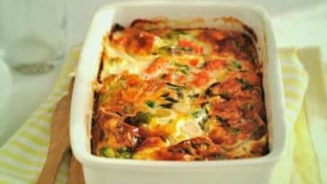 Auflauf mit Rinderhack, Blumenkohl, Zucchini und Schnittlauch – Low-Carb