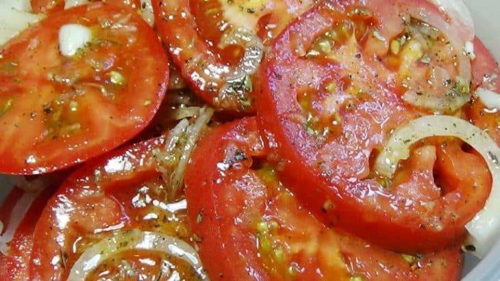 Italienischer Tomatensalat in paar Minuten fertig !
