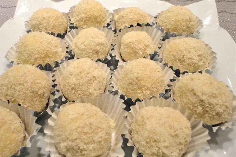 geschmackvoll – EIERLIKÖR – PRALINEN