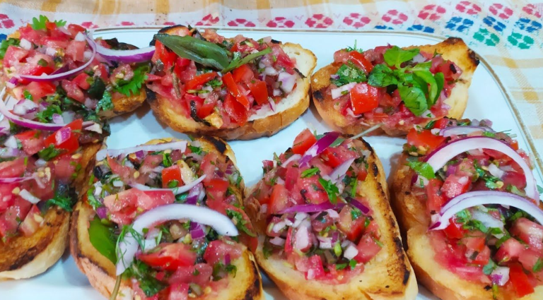 Bruschetta mit Tomaten und Knoblauch – Mega lecker, fertig in 10 Minuten!