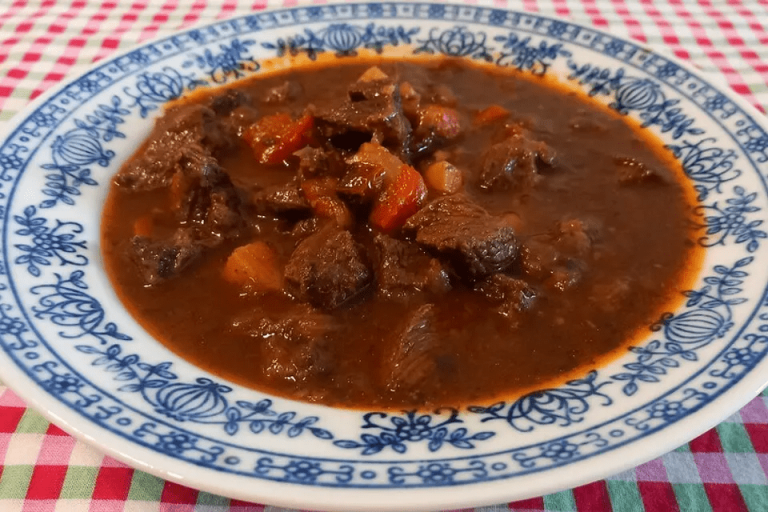 Ungarisches Gulasch / Pörkölt