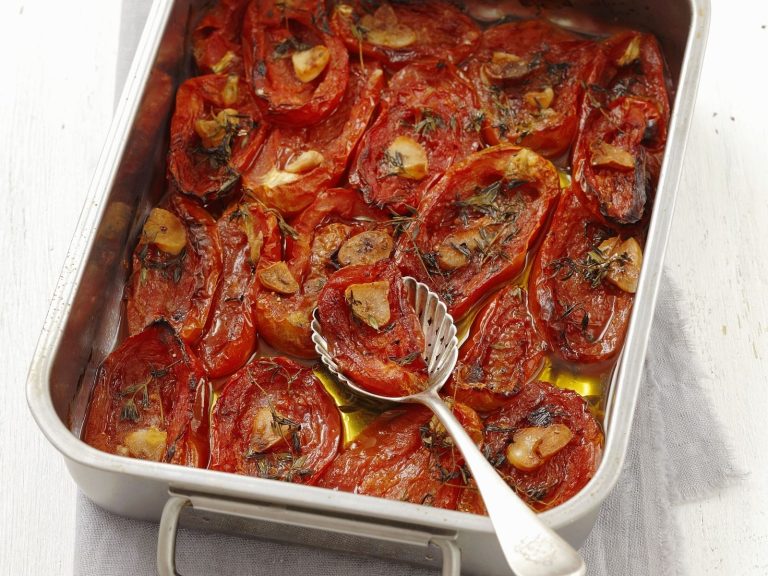 Gebackene Tomaten mit Kräuterfüllung