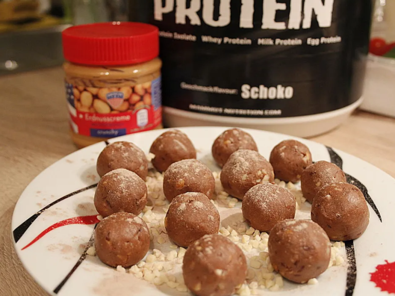 Erdnussbutter-Schoko-Energy-Balls