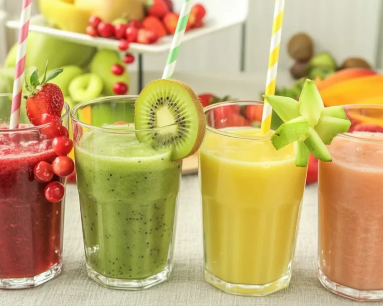 Vielfältige Smoothie Rezepte mit frischen Zutaten und gesunden Vitaminen.