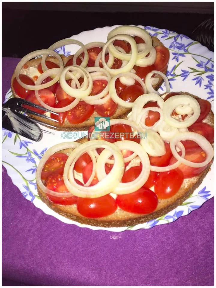 Warmes, traditionelles Essen von Opa, das glückliche Erinnerungen weckt.