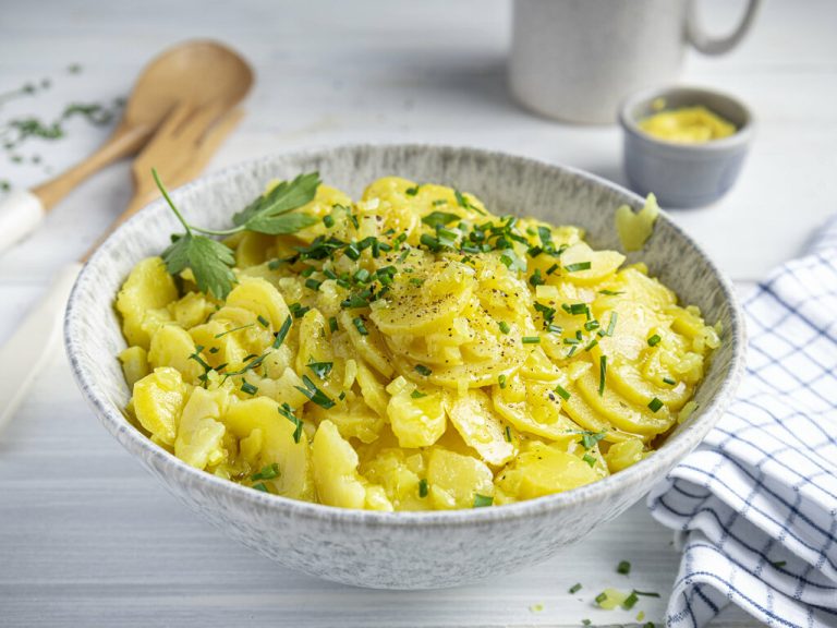 Süddeutscher Kartoffelsalat – Einfaches Rezept wie bei Oma