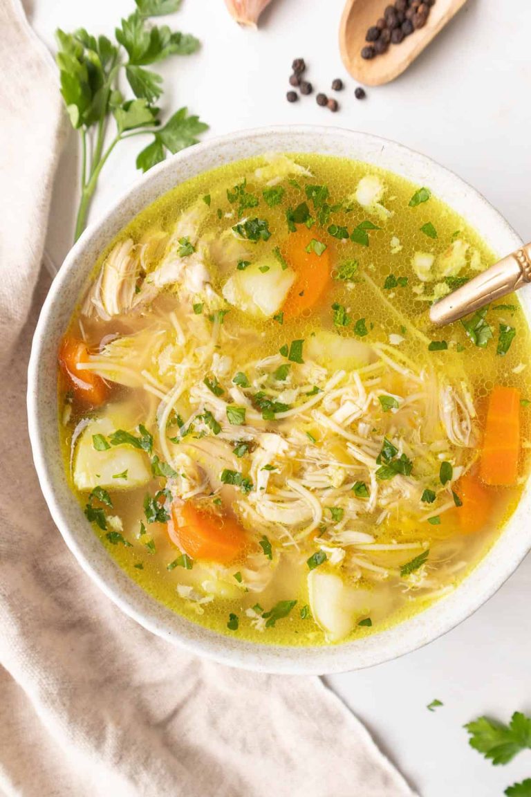 Hühnersuppe mit Nudeln