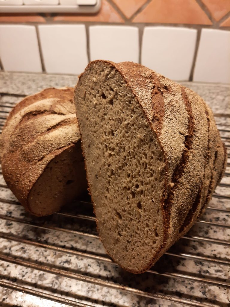 Fluffigstes Eiweißbrot ohne Mehl – saftig, aromatisch & nie hart!