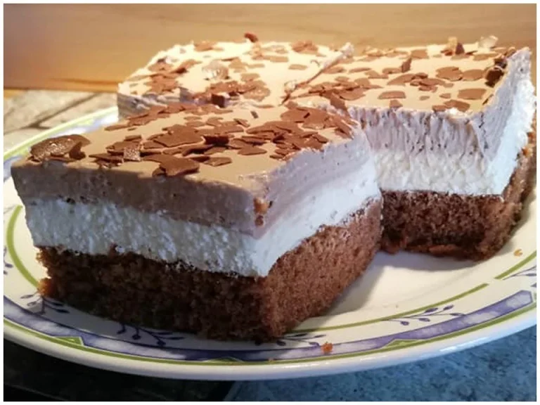 Leckere Nutellaschnitten mit Schokoladenfüllung auf einem Teller