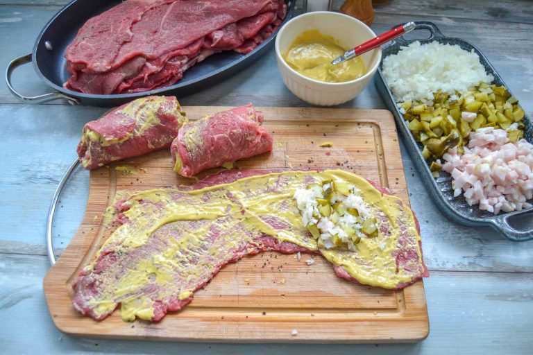 🥩 Authentische Deutsche Rinderrouladen – zart, saftig & wie bei Oma