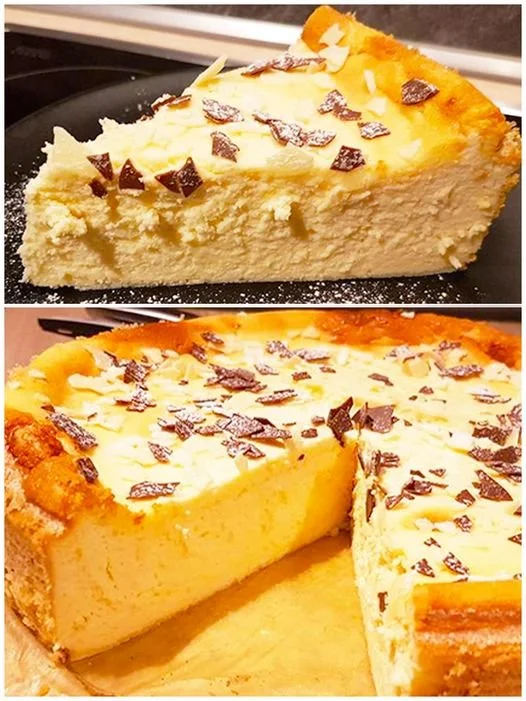 Zitronen Käsekuchen ohne Boden auf einem Teller mit frischen Zitronenscheiben