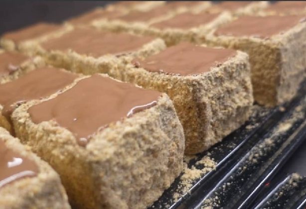 SCHOKO-PLAZMA-WÜRFEL – DER BESTE KUCHEN MIT SCHOKOLADE UND PLAZMA