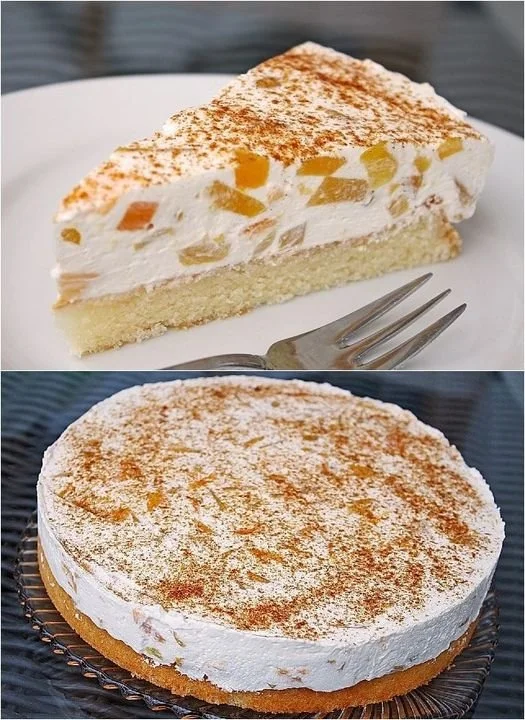 Bunt dekorierter Fantakuchen mit frischen Früchten und Sahne