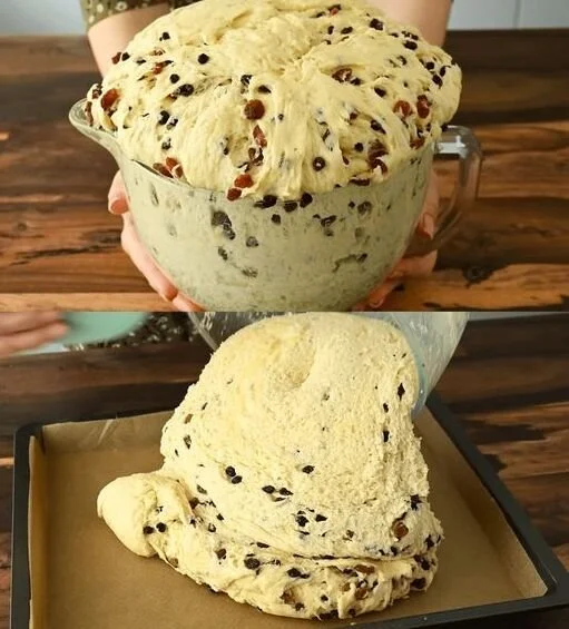 Verführerischer Weihnachts-Butterstollen mit Trockenfrüchten und Nüssen.