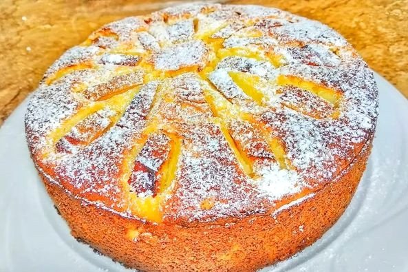 Saftiger Apfelkuchen mit Schmand