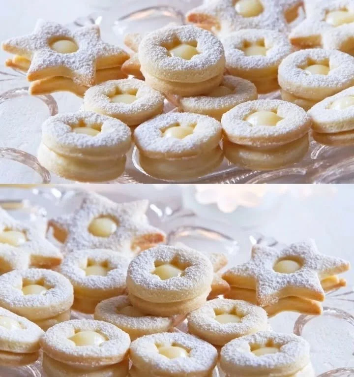 Leckere Eierlikörplätzchen auf einem Teller