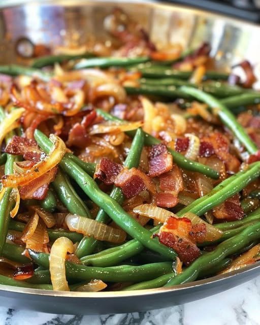 Grüne Bohnen mit geräuchertem Bauch