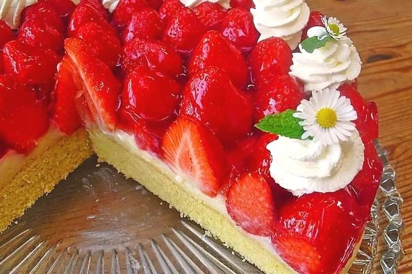 Erdbeerkuchen mit Vanillepudding