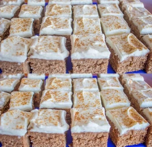 Leckere Adventschnitten auf einer festlichen Platte