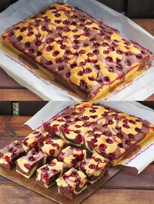Blechkuchen mit Kirschen