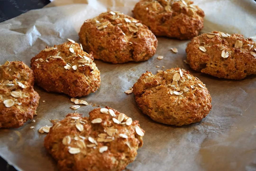 HAFERFLOCKENBRÖTCHEN (OHNE MEHL UND HEFE)