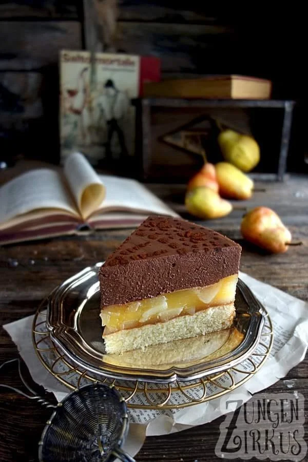 Birnentorte mit Weißwein und Schokolade